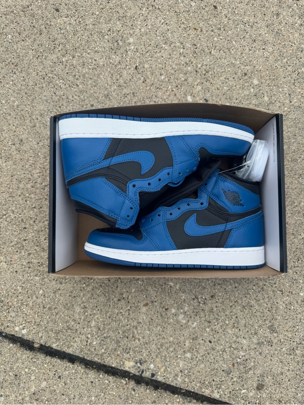 Air Jordan 1 Mid SE GS 'Blue' Sneakers